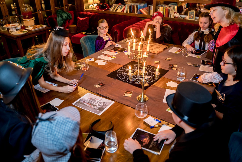 Как отметить 8 Марта в школе: праздничное украшение класса в Ижевске