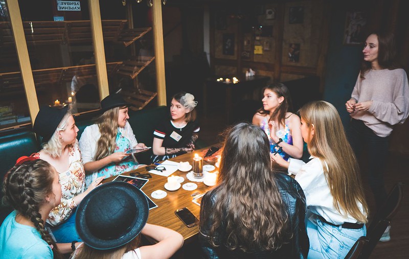 Выездные квесты на Международный женский день: интерактивное мероприятие в школе Ижевске.