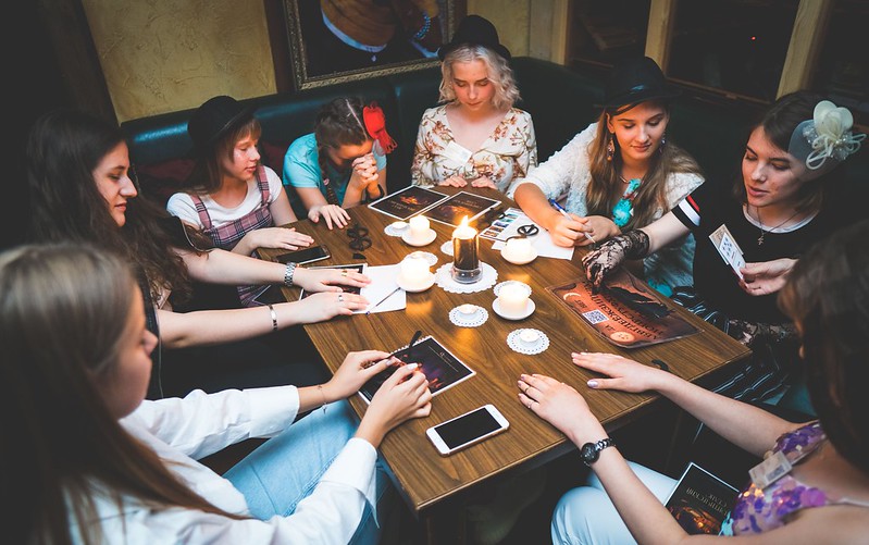 Хэллоуинская вечеринка с мистической атмосферой в Izhevsk